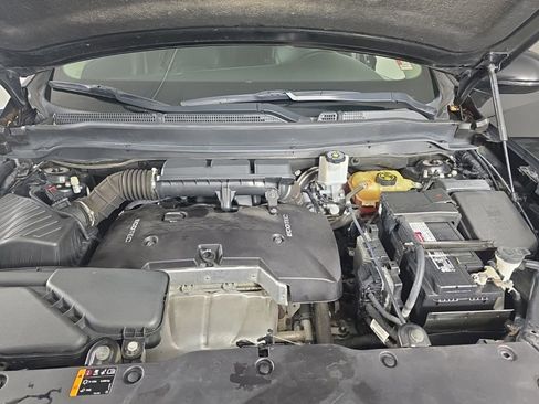 Used 2017 Buick Envision Essence w/ LPO, Cargo Package FWD image 9