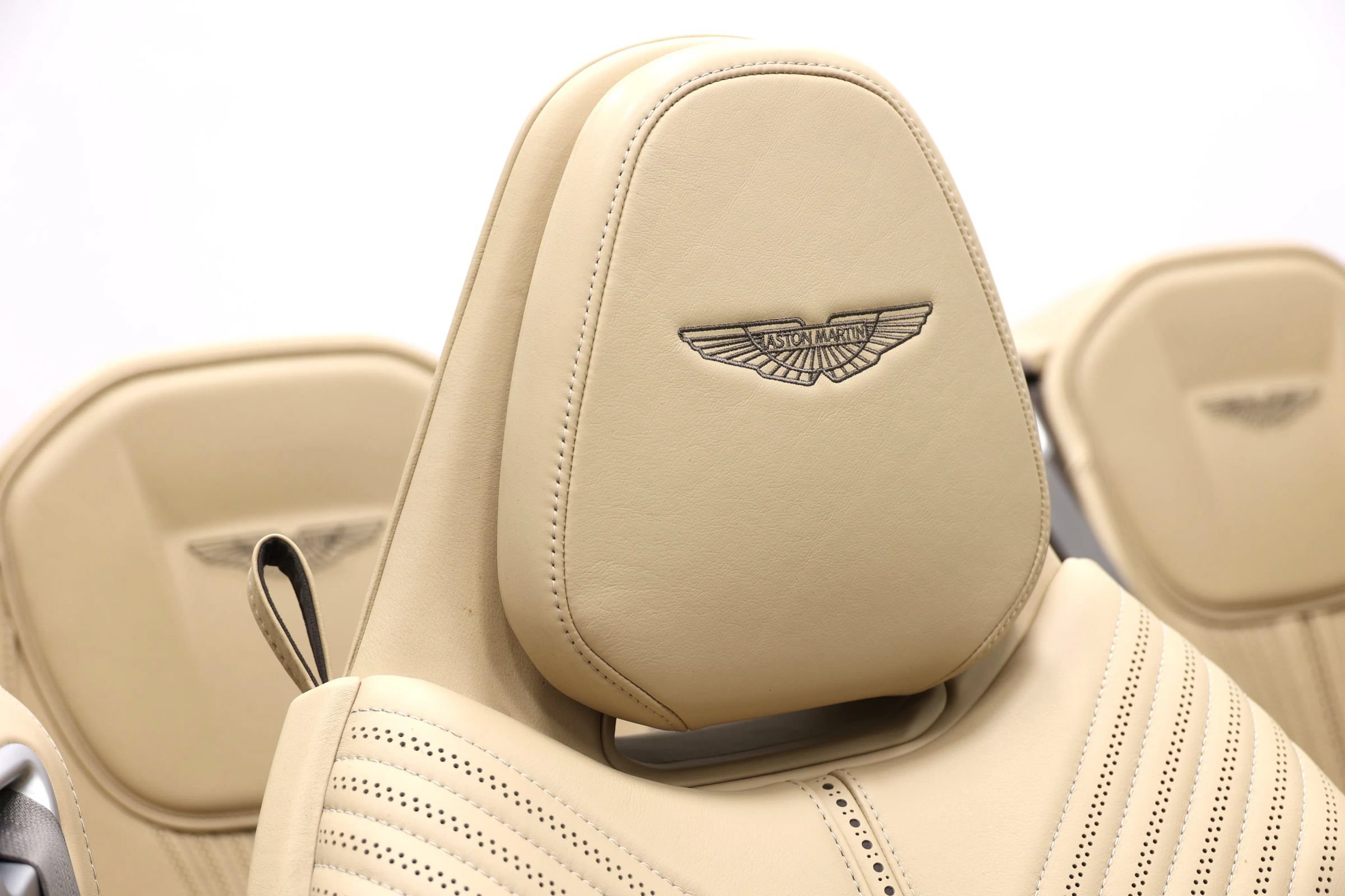 Used 2019 Aston Martin DB11 Volante RWD image 97