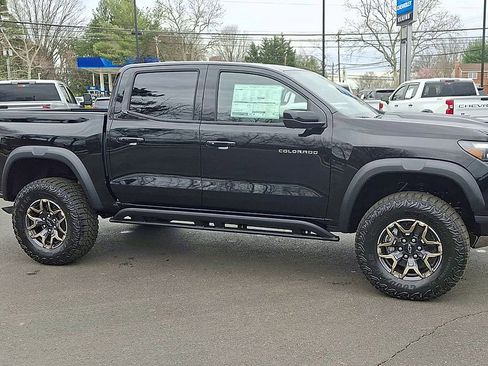 New 2026 Chevrolet Colorado ZR2 w/ Technology Package AWD/4WD image 4