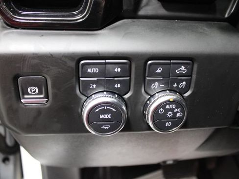 Used 2024 GMC Sierra 1500 AT4 w/ Technology Package image 42