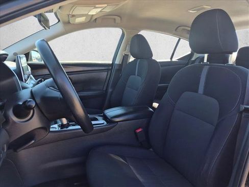 Used 2024 Nissan Sentra SV FWD image 21