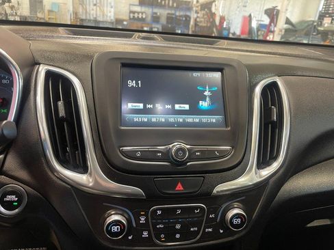 Used 2018 Chevrolet Equinox LT image 30