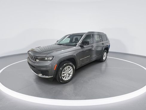 New 2025 Jeep Grand Cherokee L Laredo image 4