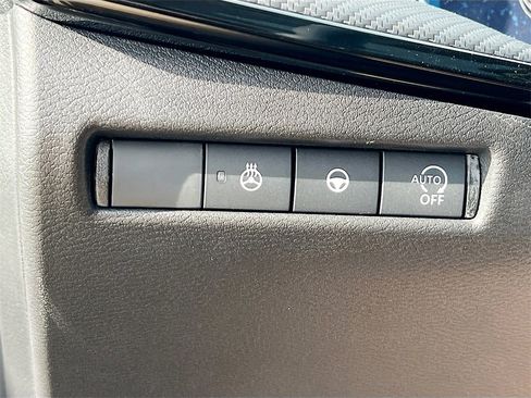 New 2026 Nissan Kicks SR image 10