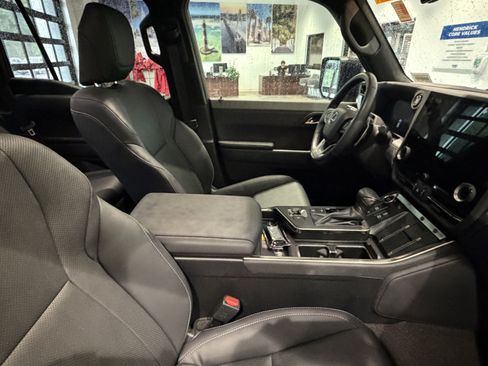 Used 2024 Lexus GX 550 w/ Cold Area Package AWD/4WD image 50