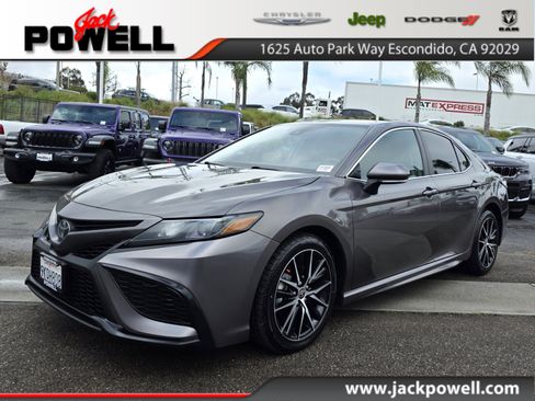 Used 2024 Toyota Camry SE image 1