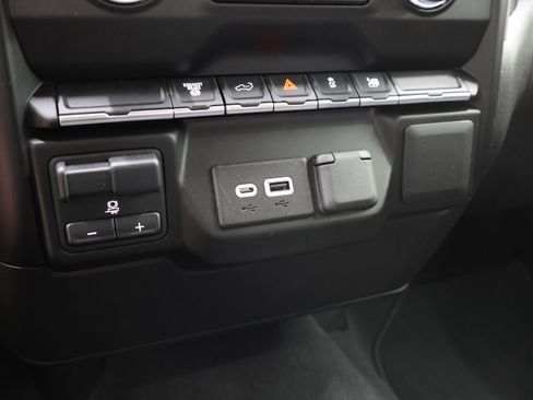 Used 2023 GMC Sierra 2500 SLE AWD/4WD image 41