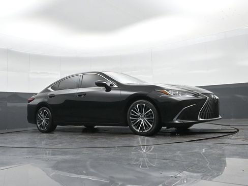 Used 2023 Lexus ES 350 w/ Premium Package image 40