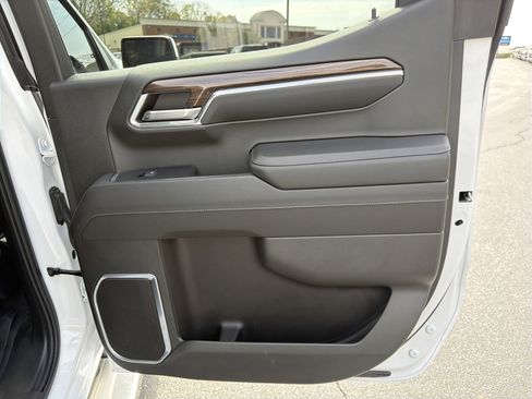 Used 2024 Chevrolet Silverado 1500 LT image 16