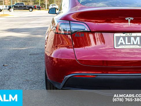 Used 2024 Tesla Model Y Long Range image 12