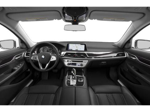Used 2019 BMW 750i xDrive w/ Luxury Rear Seating Package AWD/4WD image 11
