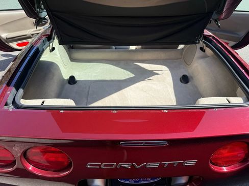 Used 2003 Chevrolet Corvette Coupe w/ Preferred Equipment Group image 26