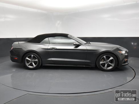 Used 2016 Ford Mustang Convertible w/ Equipment Group 051A image 43