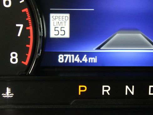 Used 2021 Ford Explorer XLT w/ Equipment Group 202A image 30