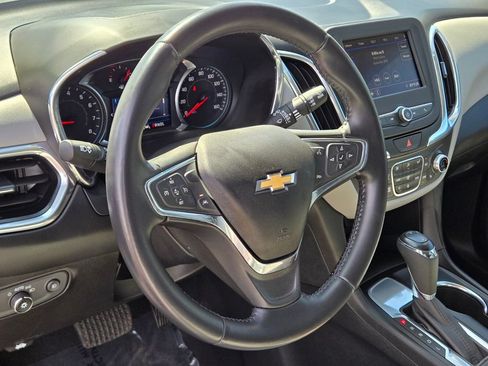 Used 2020 Chevrolet Equinox LT FWD image 17