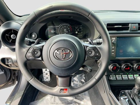 Used 2025 Toyota GR86 Premium image 11