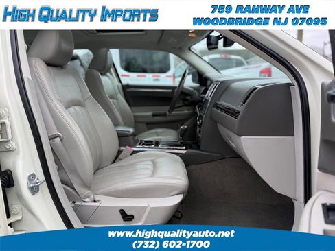 Used 2009 Chrysler 300 C image 23