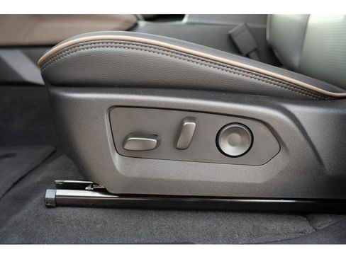 New 2026 GMC Canyon Denali image 15