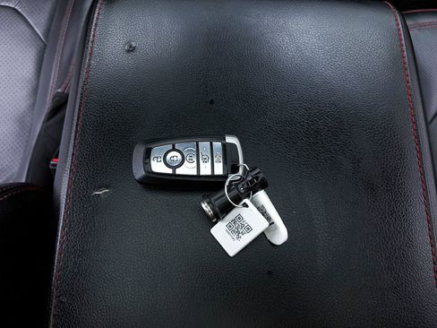Used 2021 Ford Expedition Limited AWD/4WD image 32