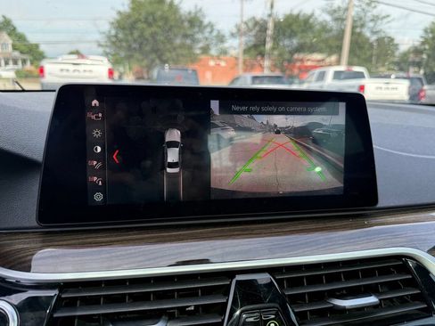 Used 2019 BMW 530i w/ Convenience Package RWD image 20