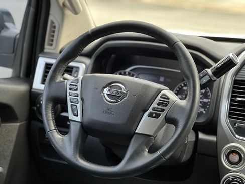 Used 2021 Nissan Titan SV w/ SV Convenience Package AWD/4WD image 28