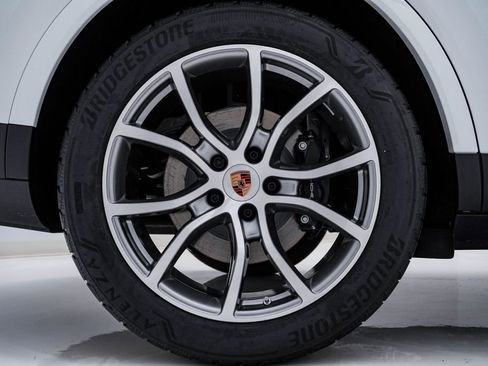 New 2026 Porsche Cayenne image 10