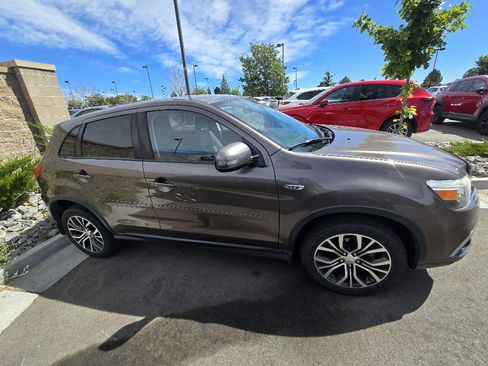 Used 2018 Mitsubishi Outlander Sport SE AWD/4WD image 6