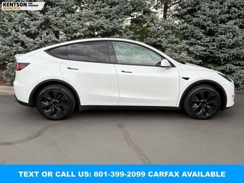 Used 2024 Tesla Model Y Long Range AWD/4WD image 10