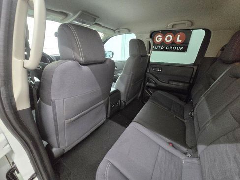 Used 2022 Nissan Frontier SV RWD image 16