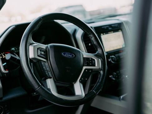 Used 2022 Ford F150 XLT image 22