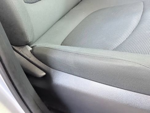 Used 2019 Toyota RAV4 LE w/ Carpet Mat Package AWD/4WD image 30