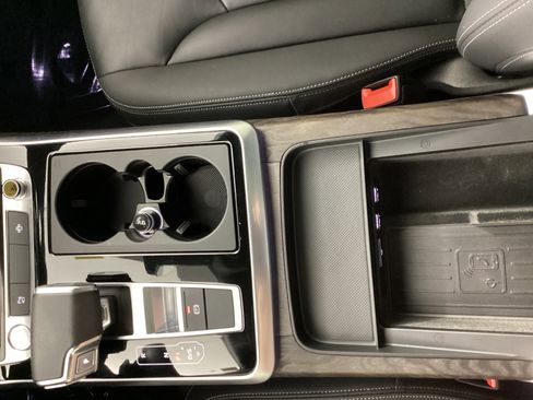 Used 2020 Audi Q8 Premium w/ Black Optic Package image 21