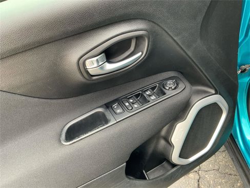 Used 2020 Jeep Renegade Latitude image 21