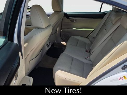 Used 2013 Lexus ES 350 w/ Luxury Pkg FWD image 6