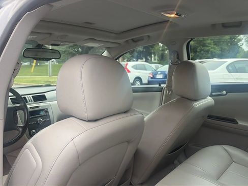 Used 2009 Chevrolet Impala SS w/ Convenience Package FWD image 38
