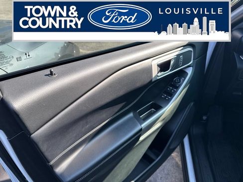 Used 2021 Ford Explorer XLT w/ Class III Trailer Tow Package AWD/4WD image 16