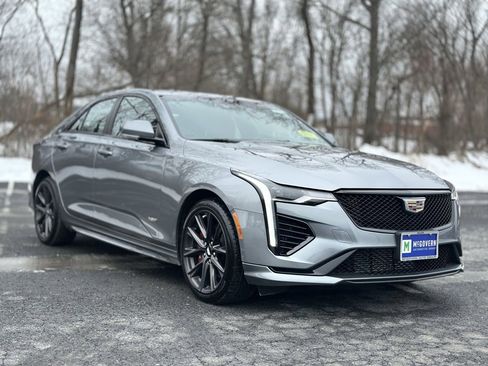 Used 2021 Cadillac CT4 V image 9