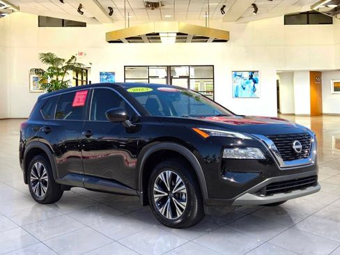 Used 2023 Nissan Rogue SV FWD image 3