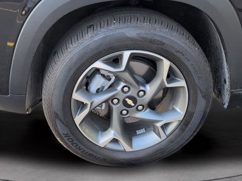 Used 2025 Chevrolet Trax LT w/ Driver Confidence Package image 11