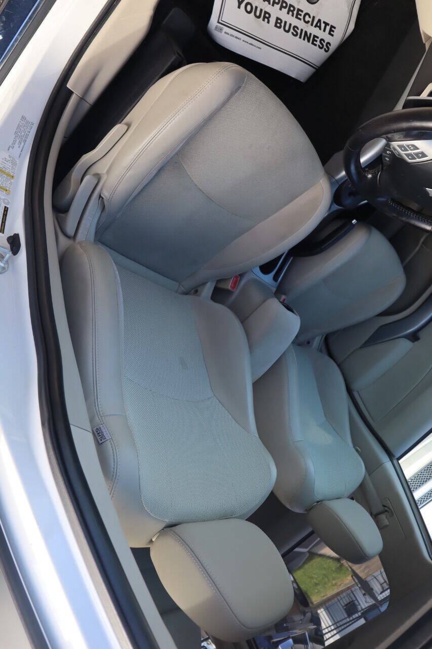 Used 2008 Mitsubishi Outlander SE FWD image 13