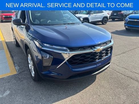 Used 2024 Chevrolet Trax LS FWD image 5