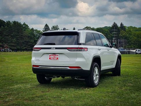New 2026 Jeep Grand Cherokee Laredo X AWD/4WD image 3