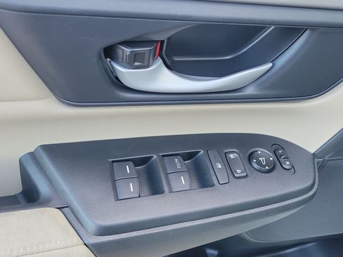 Used 2018 Honda CR-V LX image 20