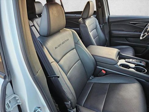 Used 2025 Honda Passport Black Edition image 24