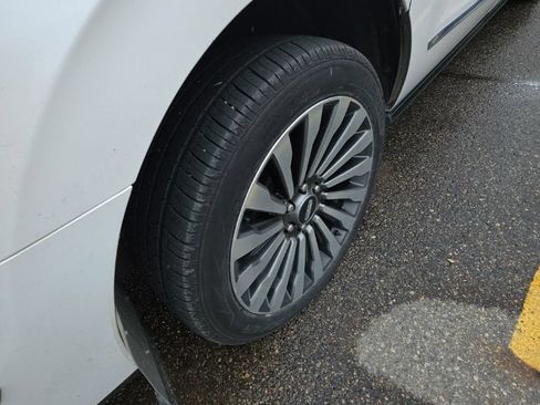 Used 2019 Lincoln Navigator L Reserve AWD/4WD image 5