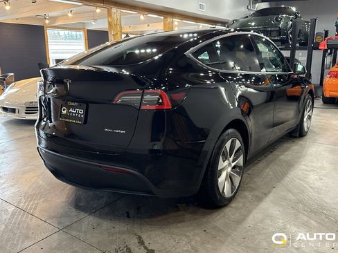 Used 2021 Tesla Model Y Long Range image 3