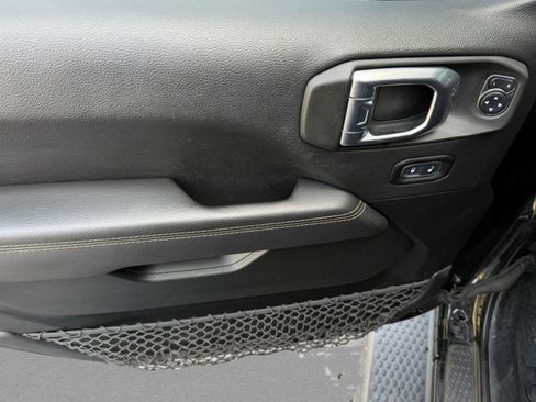 Used 2021 Jeep Wrangler Unlimited Sahara image 12