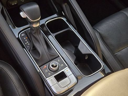 Used 2024 Kia Telluride EX w/ EX Captain's Chair Package AWD/4WD image 25