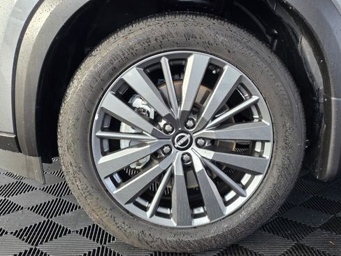 Used 2025 Nissan Pathfinder SL w/ SL Premium Package image 12