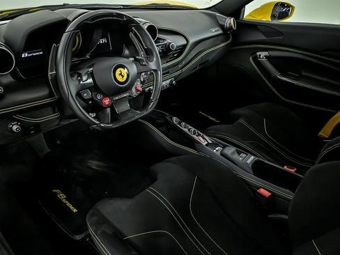 Used 2021 Ferrari F8 Tributo RWD image 21